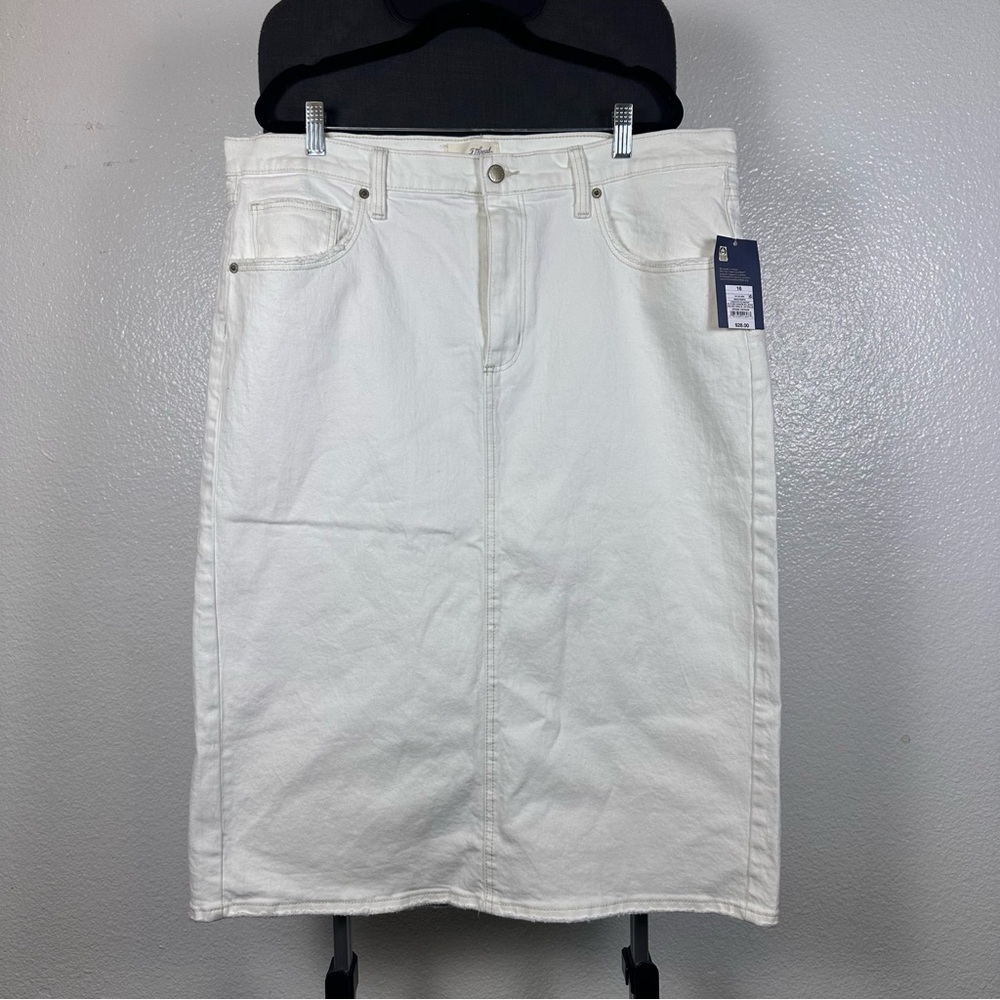 Universal Thread Women’s Classic White Denim Skirt Size 16